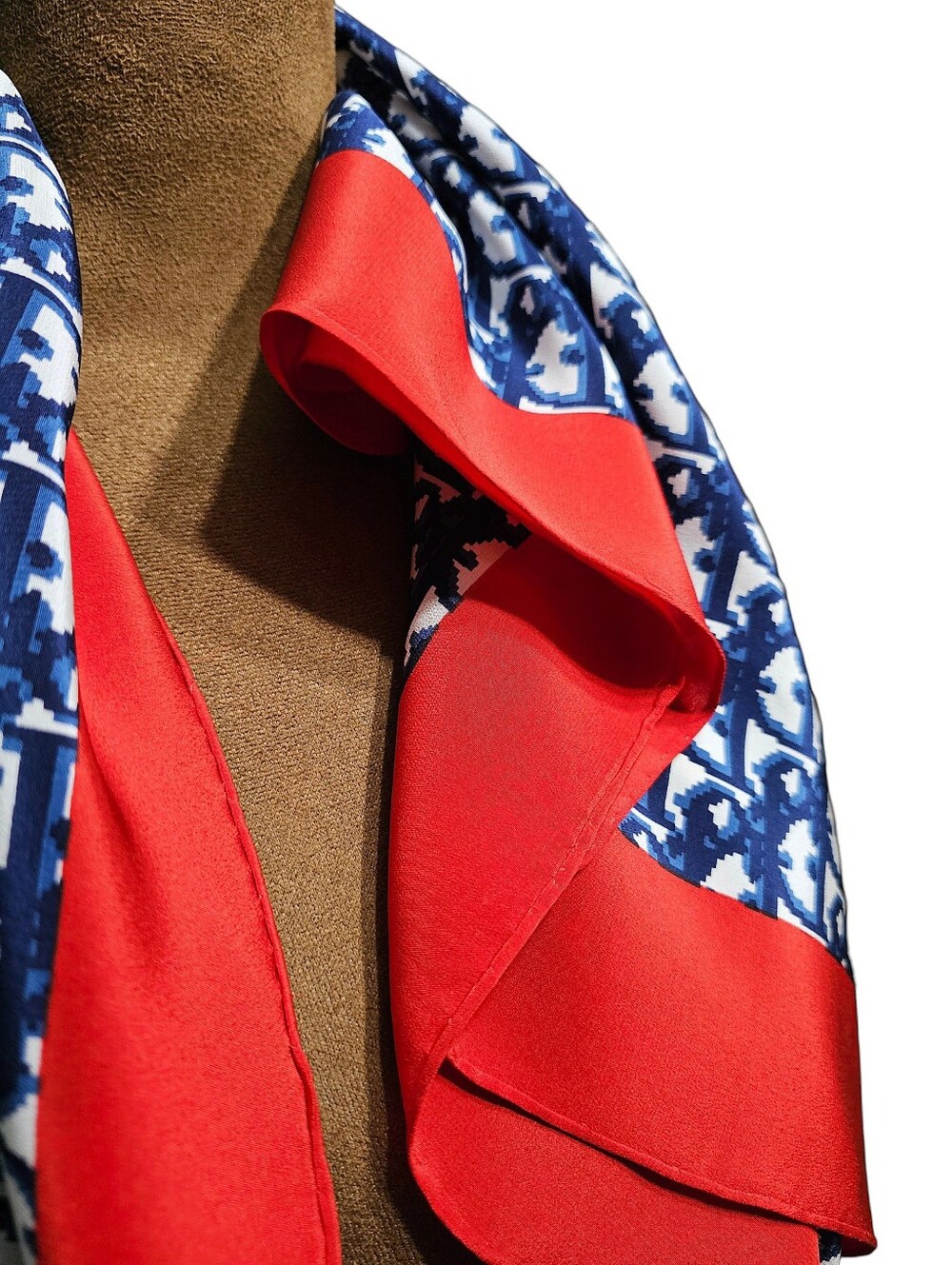 CHRISTIAN DIOR SCARF - Picture 14 of 16